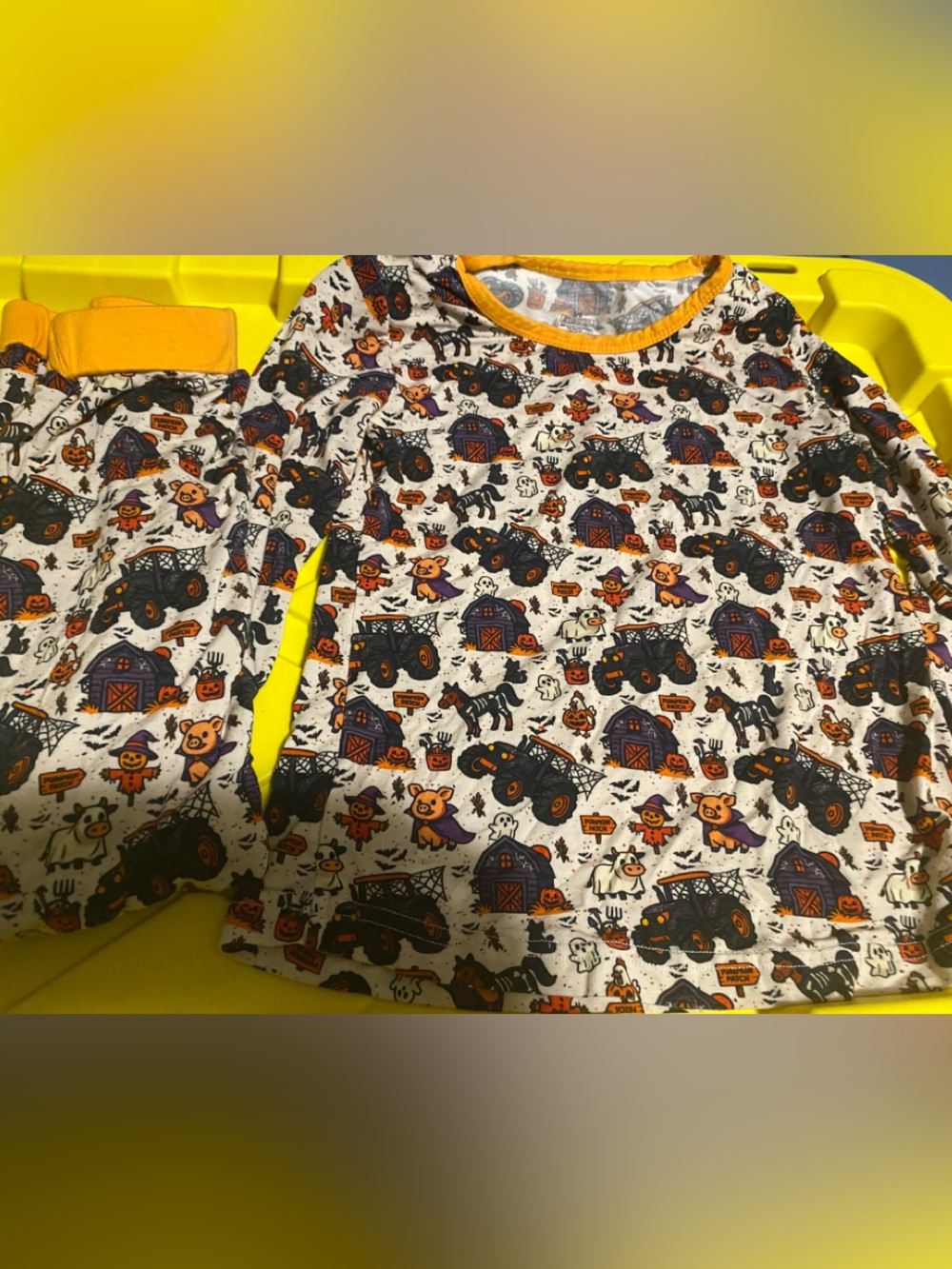 Halloween bamboo pajamas 5/6 EUC